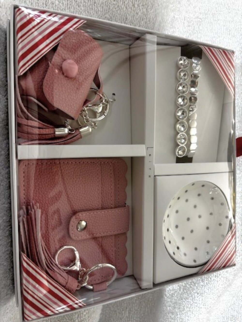 Leith gift set with 2 stretch bracelets, trinket tray, bag charm and wallet NIB